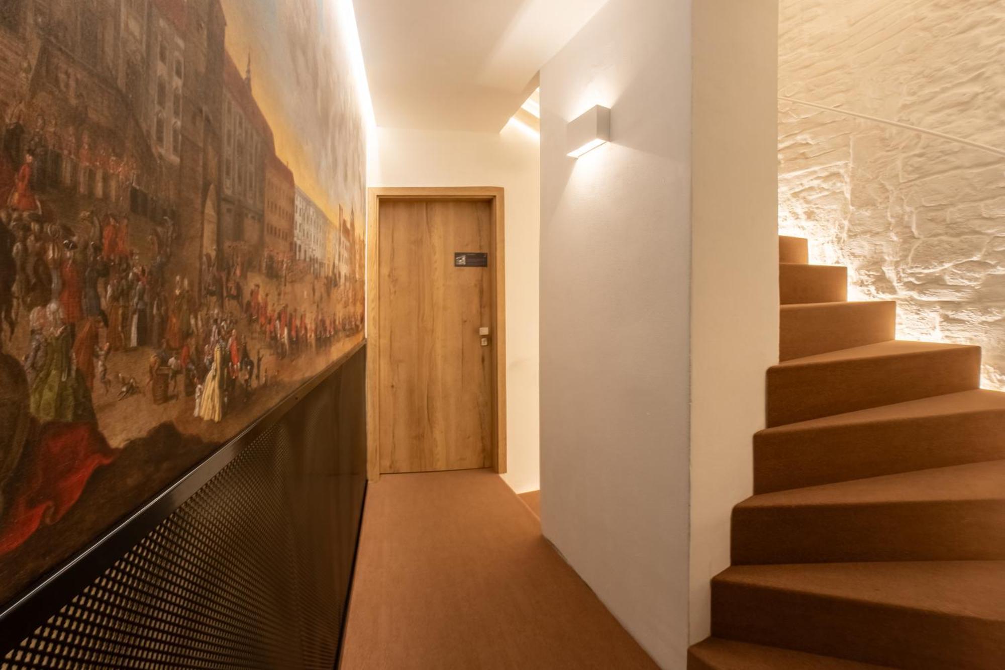 White Wolf Boutique Apartments 奥洛穆茨 外观 照片