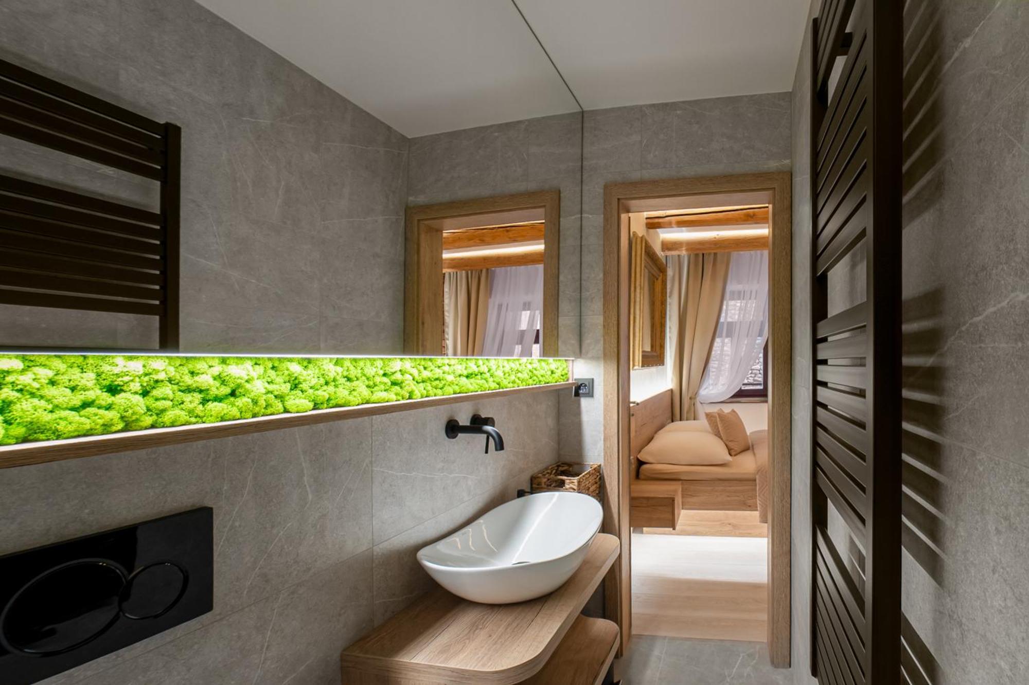 White Wolf Boutique Apartments 奥洛穆茨 外观 照片